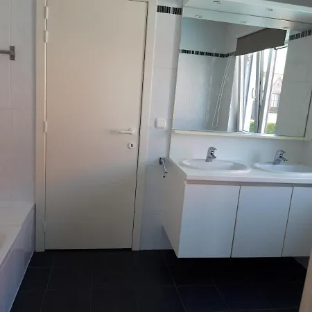Duplex Met Zwembad Neoportus *